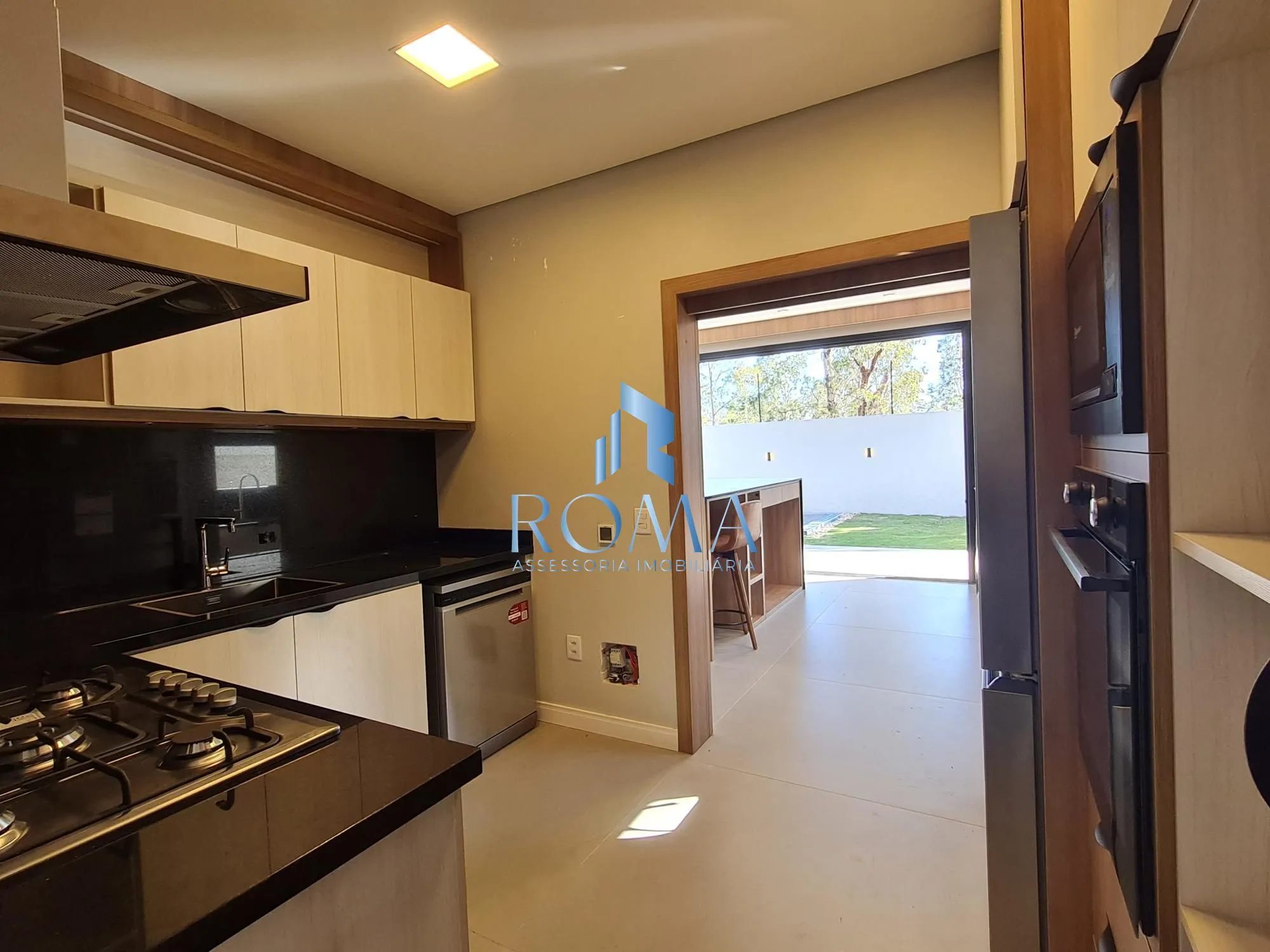 Imagem Casa de Alto Padrão no Condomínio Viareggio | 4 Suítes em Camobi, Santa Maria