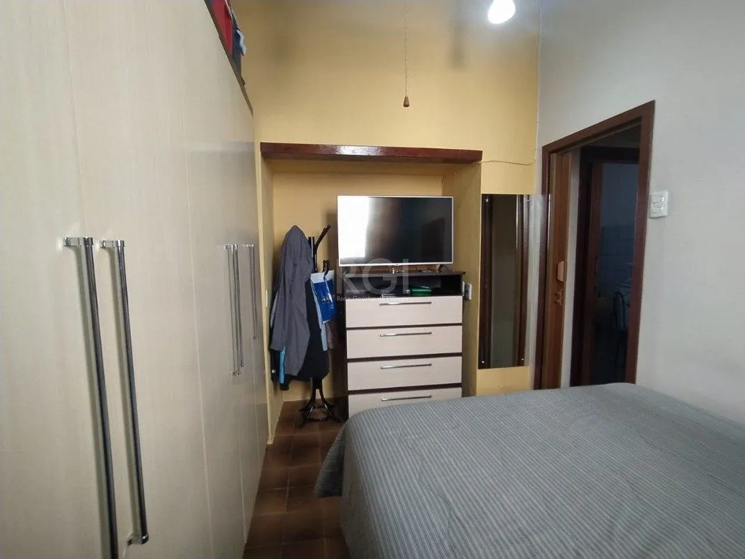 Imagem Casa para Venda - 185m², 3 dormitórios, 5 vagas - Menino Deus