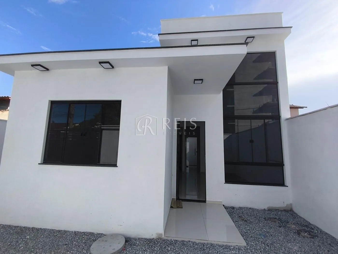 Imagem Casa para Venda em Rio das Ostras, Chácara Mariléa, 3 dormitórios, 1 suíte, 2 banheiros, 2 vagas
