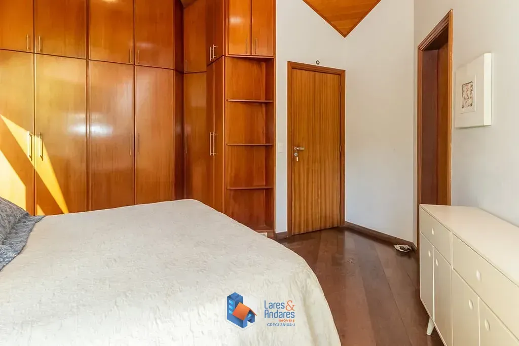 Imagem Casa à venda 4 Quartos 2 Suites 4 Vagas 237M² Jardim Marajoara São Paulo - SP