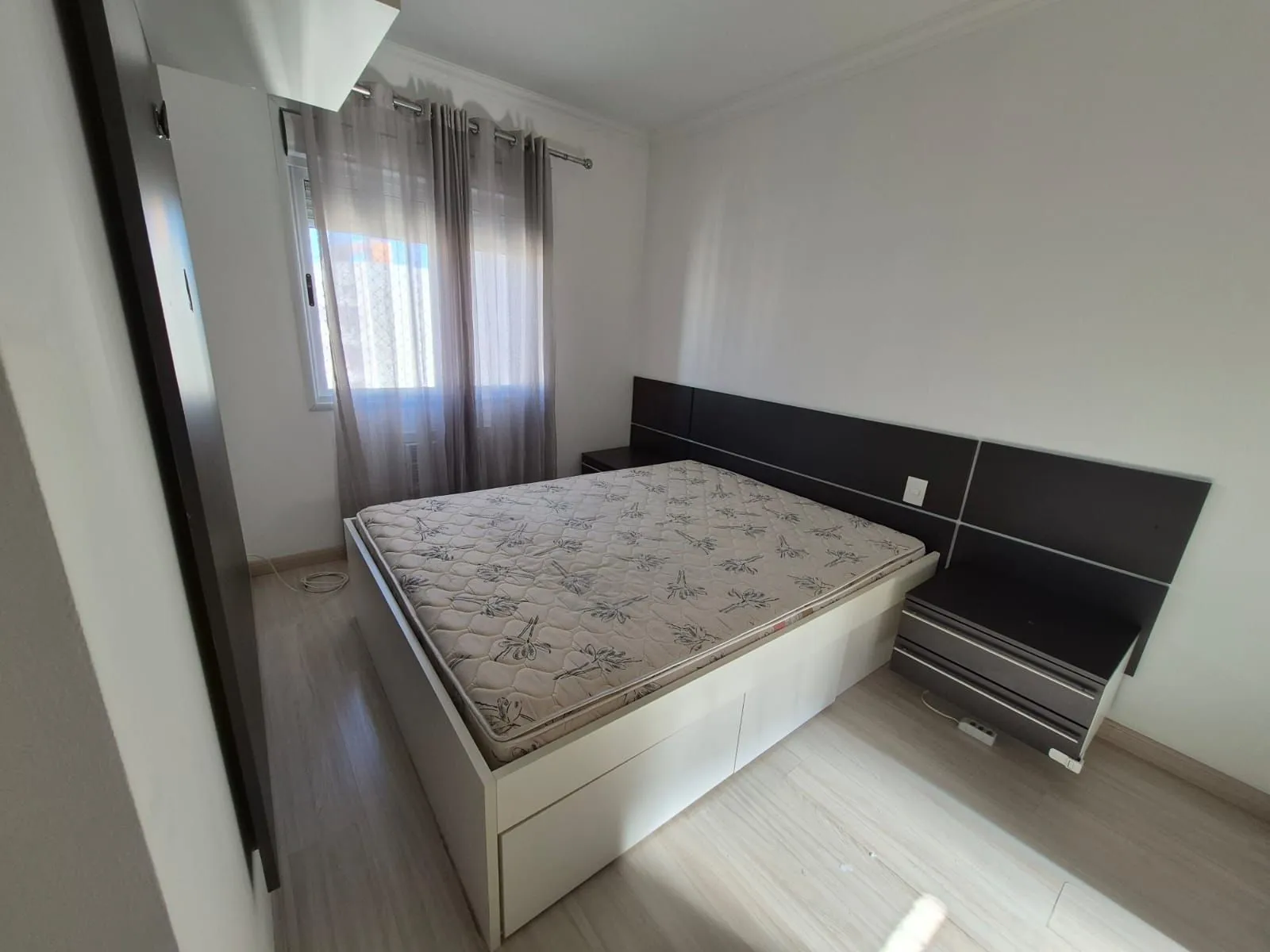 Imagem Apartamento no Centro de 2 dormitórios e 2 vagas DESOCUPADO