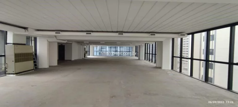 Imagem Conjunto Comercial para Locação na Vila Olímpia, São Paulo-SP - 6 Vagas de Garagem e 184,56 m² de Área