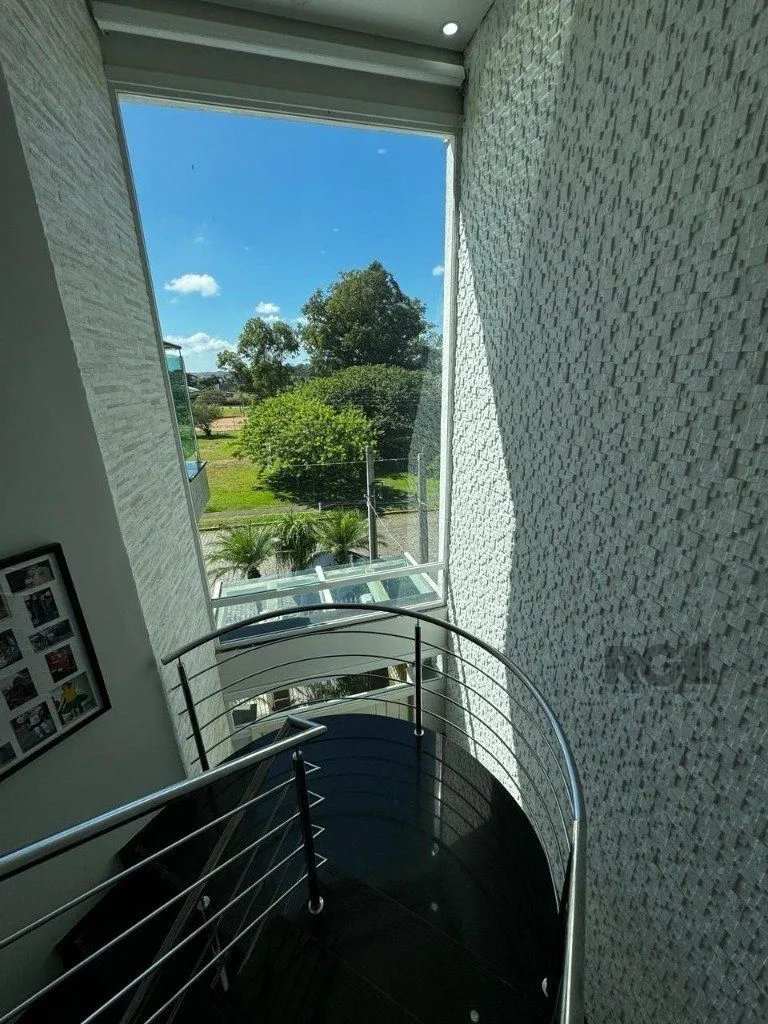 Imagem Casa de altíssimo padrão na zona norte de Porto Alegre.