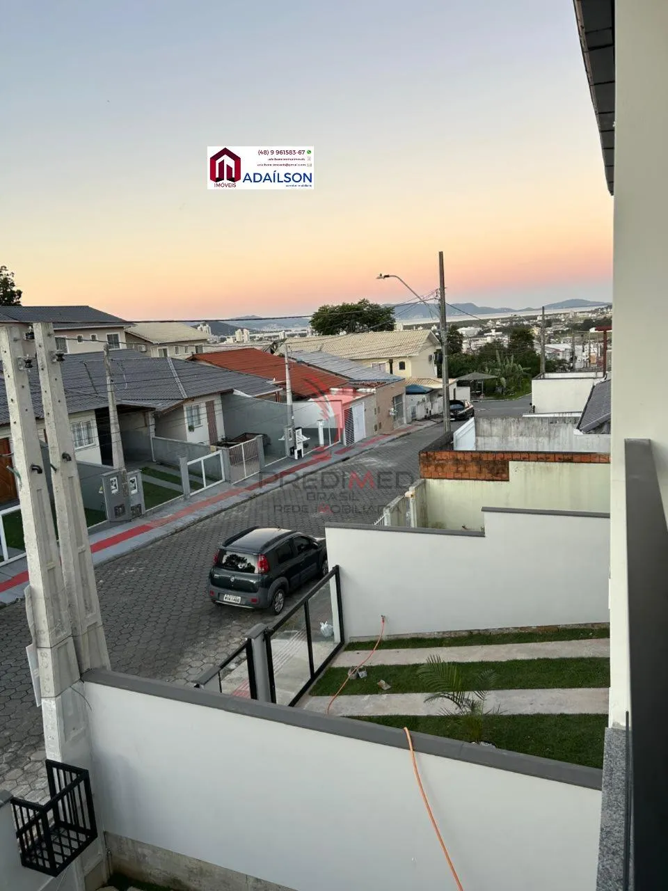Imagem Lindos sobrados a venda com 3 dormitórios sendo 1suíte com sacada, em Palhoça SC