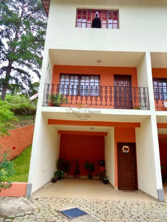 Imagem Casa em Condomínio para Venda em Teresópolis / RJ no bairro Albuquerque
