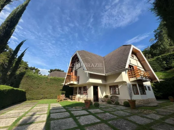 Casa de condomínio para alugar, com 4 quartos, 250m2