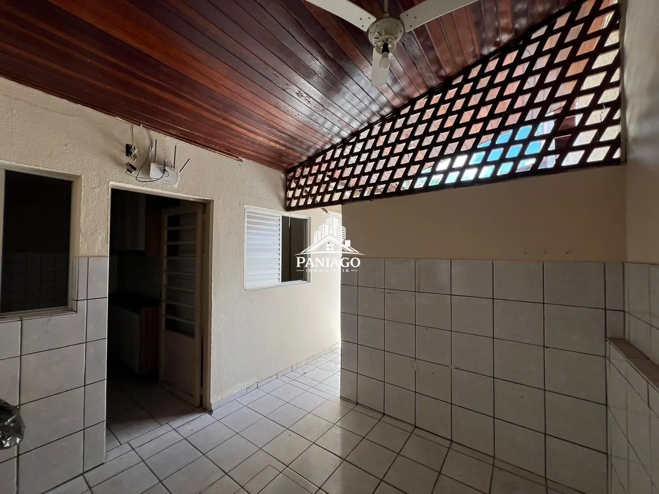 Imagem Locação/Venda casa em condomínio c/3 quartos (1 suíte), Bairro Areão, Cuiabá-MT