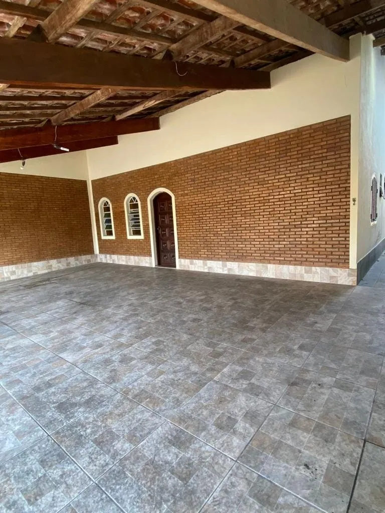 Foto do imóvel Casa à venda 4 Quartos, 1 Suite, 3 Vagas, 183M², Jardim das Bandeiras, Taubaté - SP
