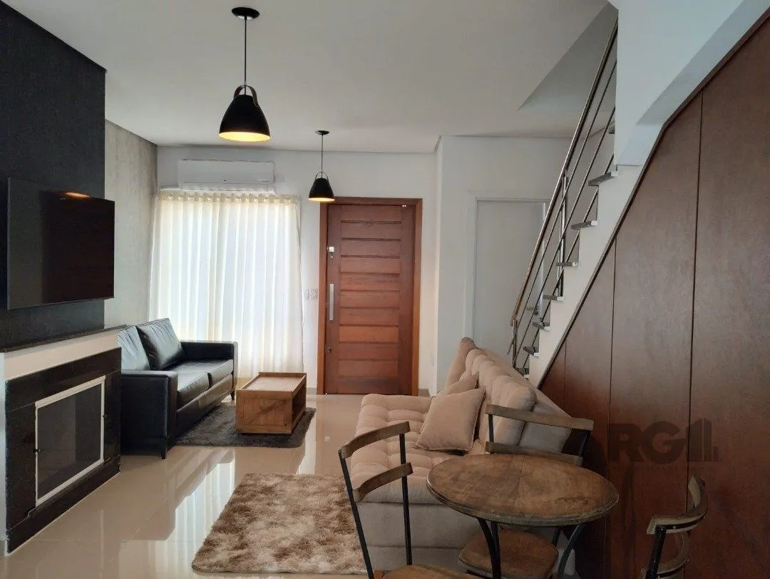 Imagem Casa para Venda - 178.4m², 3 dormitórios, sendo 1 suites, 2 vagas - Hípica