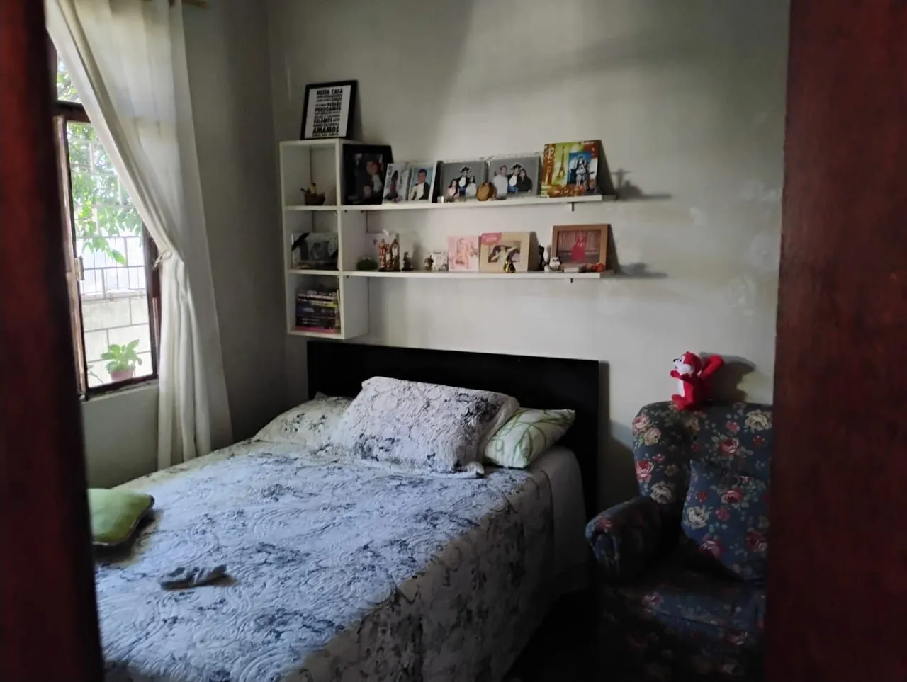 Imagem Casa térrea 3 dormitórios, 2 vagas cobertas as demais descobertas bairro cristal