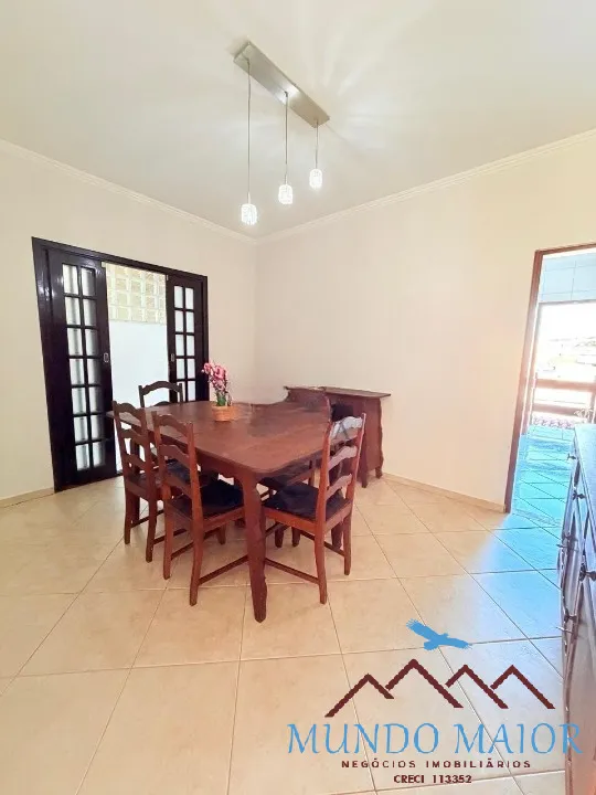 Imagem OPORTUNIDADE ÚNICA! SOBRADO 280M² PRONTO PARA MORAR - 3 SUÍTES + ESCRITÓRIO