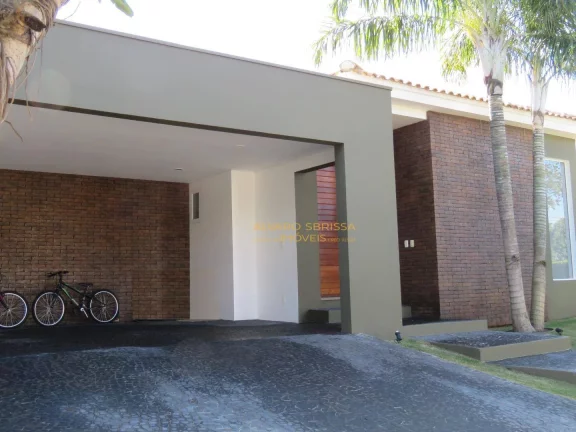 Imagem Casa térrea, com piscina, muito bem conservada e moderna com 600m² de terreno e 300m² de construção com 04 suítes. Estuda Permuta