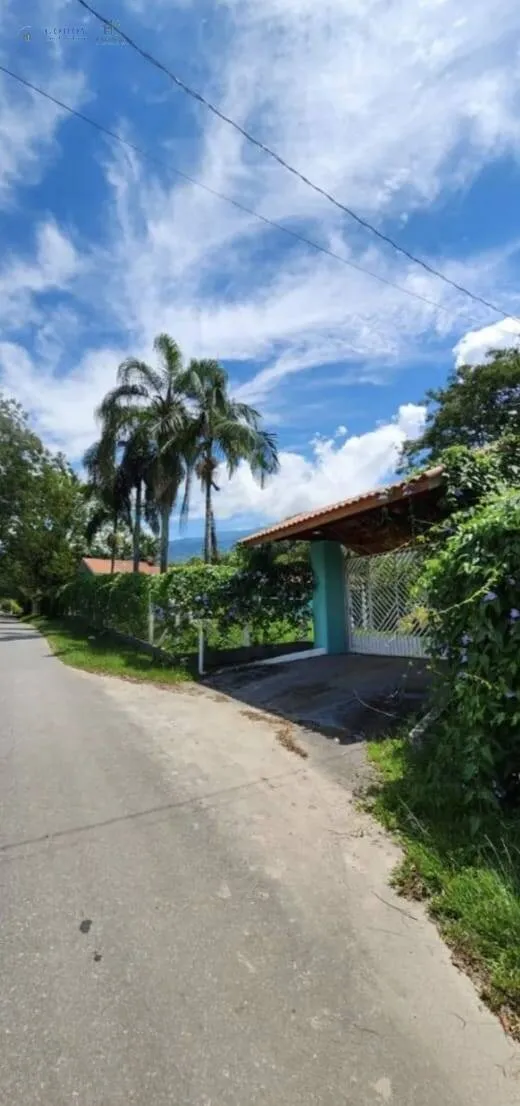 Imagem Grande Oportunidade: Chácara com 5 Suítes na Região de Campos do Jordão