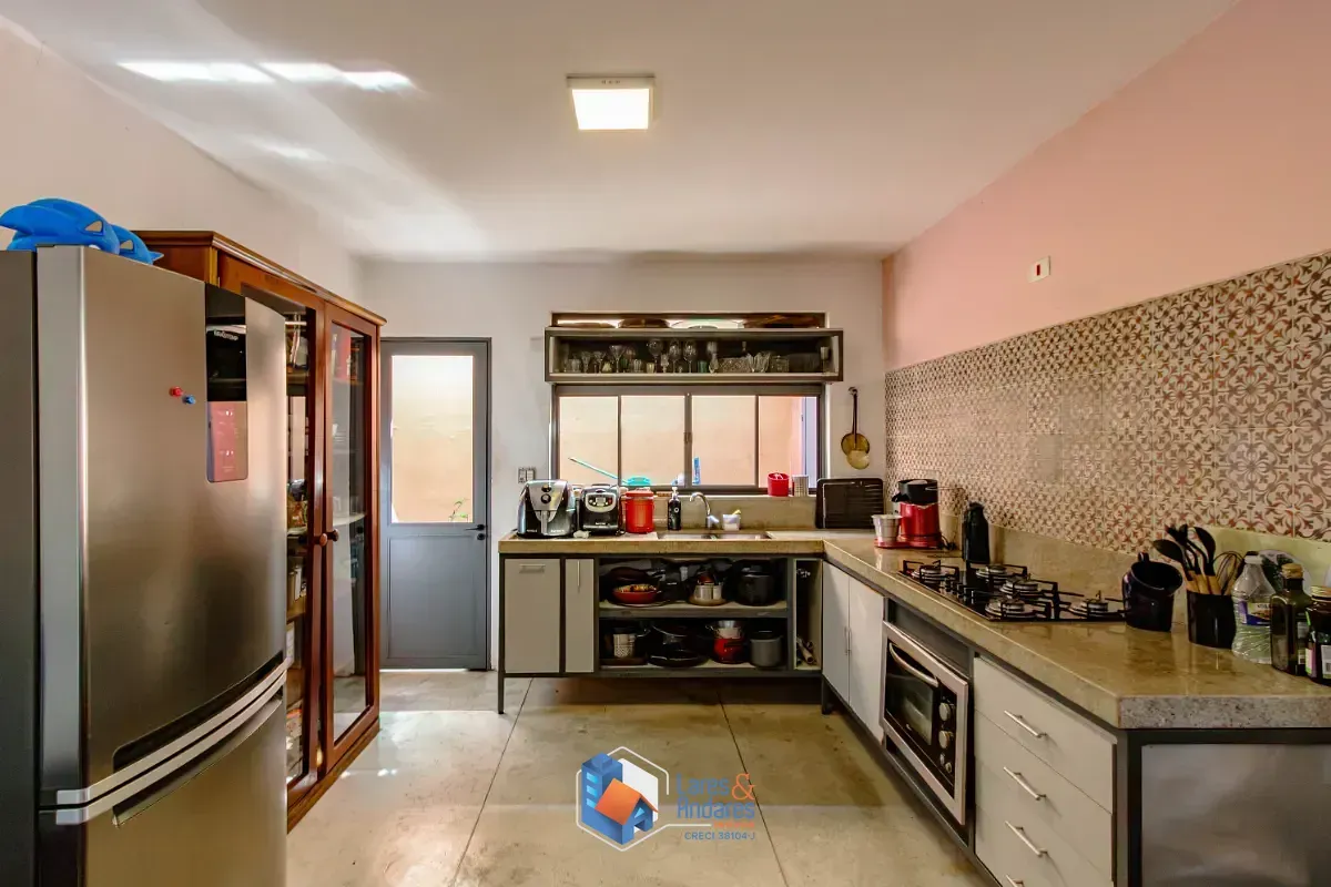 Imagem Casa para venda em Vila Pirajussara com 3 quartos, sendo 1 suíte, 300m²