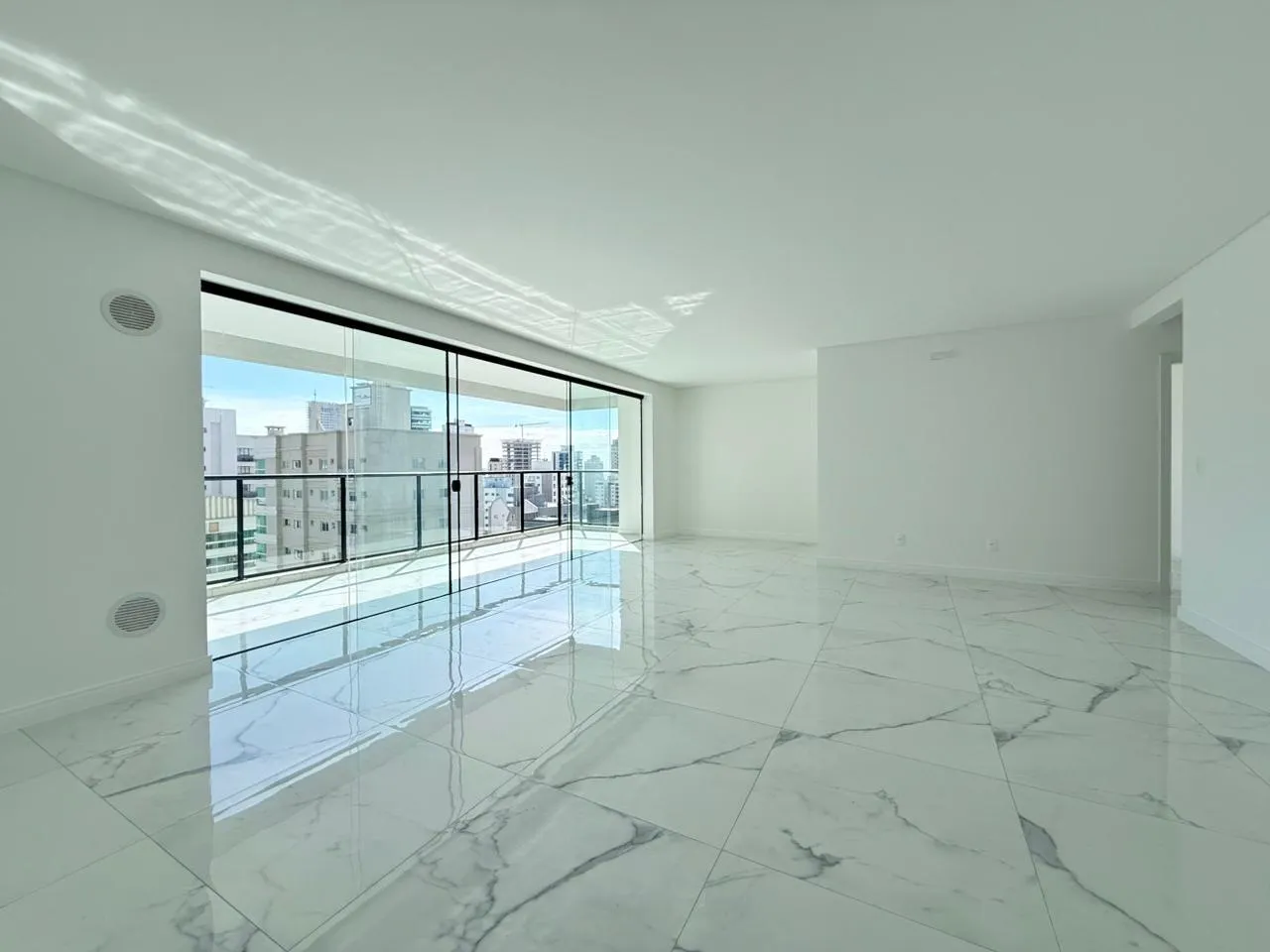 Imagem Apartamento à venda com 130.52m2 por R$ 1.900.000,00