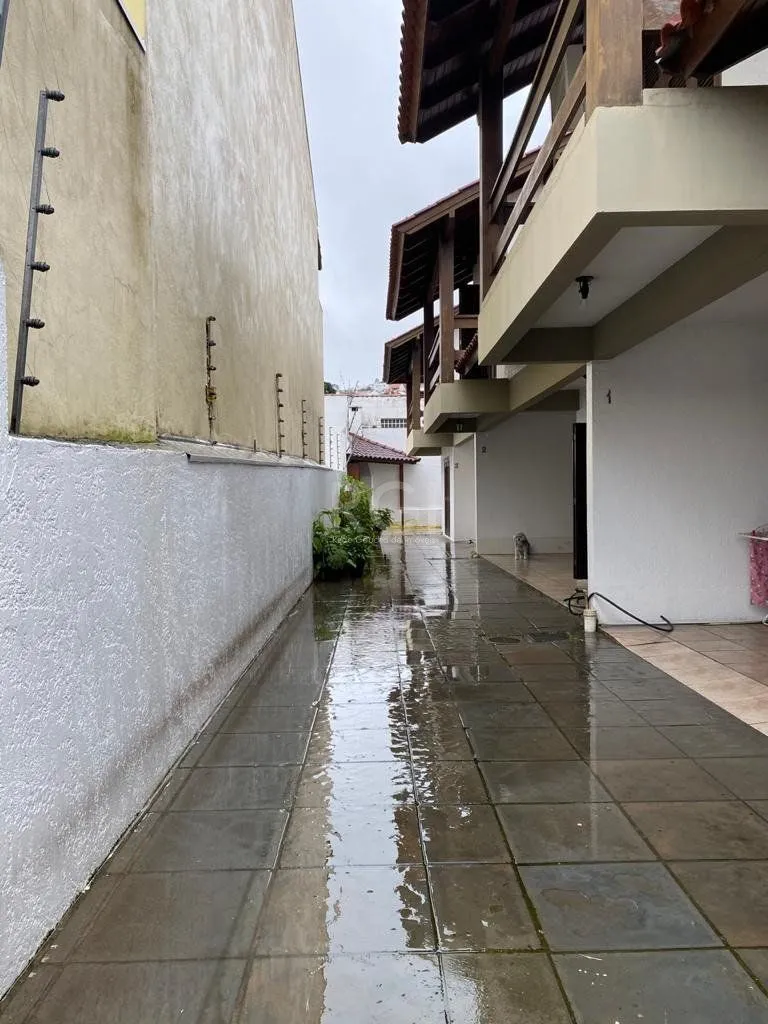 Imagem Casa para Venda - 330m², 6 dormitórios, 3 vagas - Cavalhada