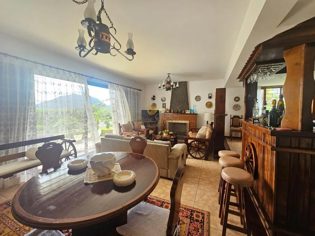 Imagem Casa em Condomínio para Venda em Teresópolis / RJ no bairro Granja Guarani