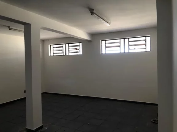 Imagem Barracão com 3 salas na Vila Engler