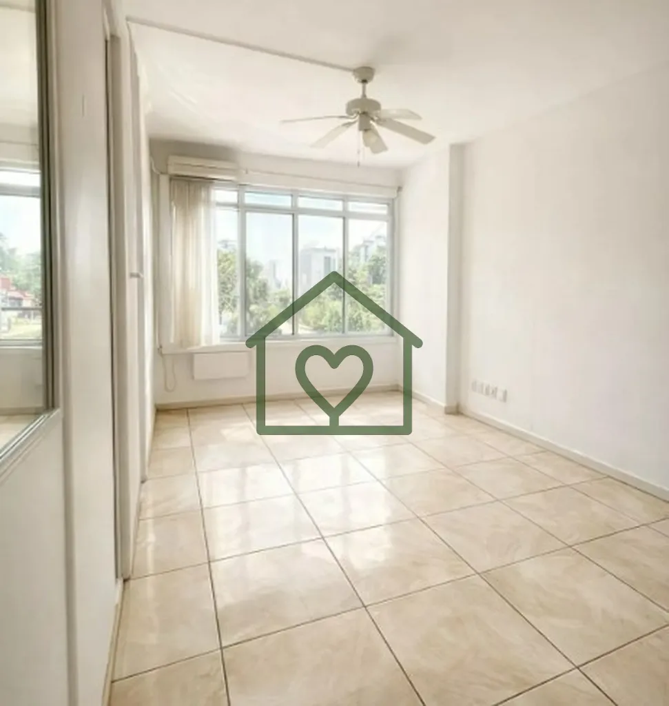 Imagem O imóvel conta com ambiente amplo e bem distribuído, permitindo fácil adaptação para moradia, c...