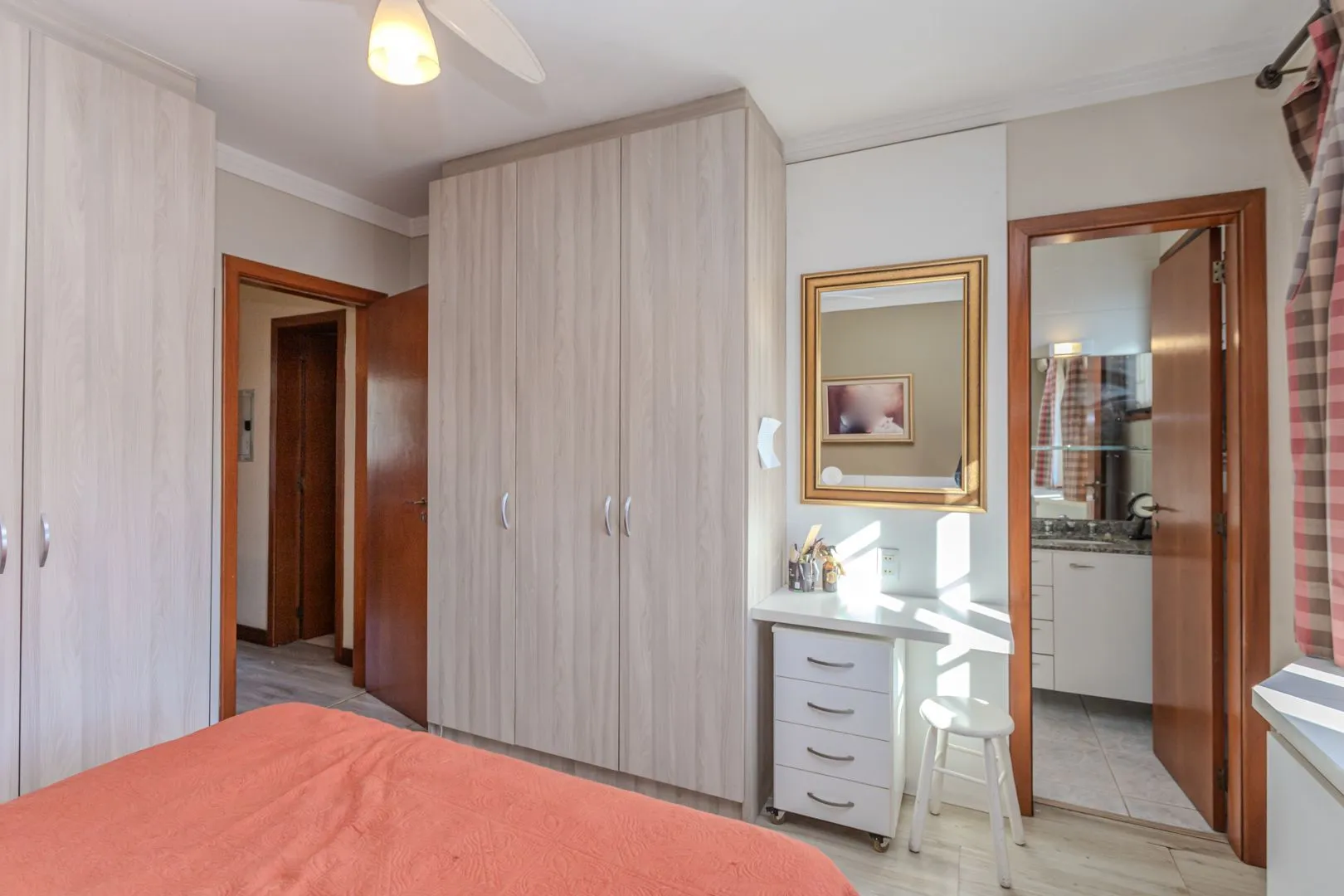 Imagem Casa sobrado no bairro Chácara das Pedras de 3 dormitórios e 2 vagas