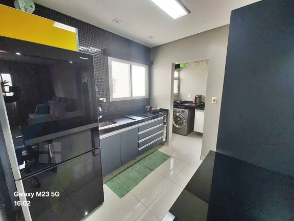 Imagem Apartamento Lindo, Reformado, 2 dorms, 1 banheiro, 1 vaga coberta