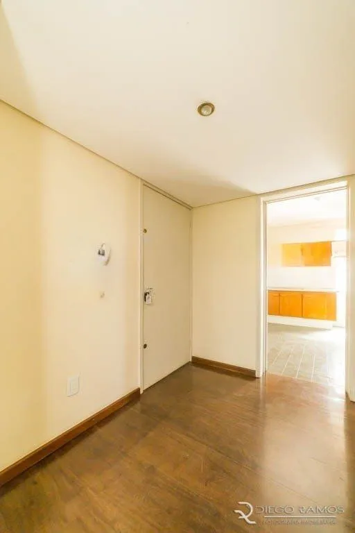 Imagem Apartamento de 3 dormitórios à venda no Bairro Auxiliadora, Porto Alegre.