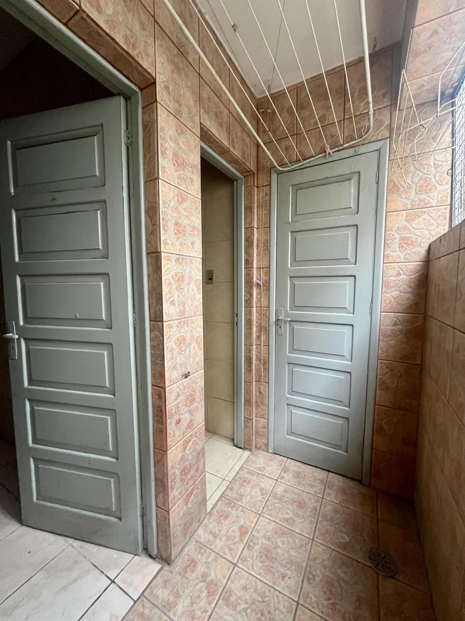 Imagem APARTAMENTO TERREO À VENDA - MENINO DEUS