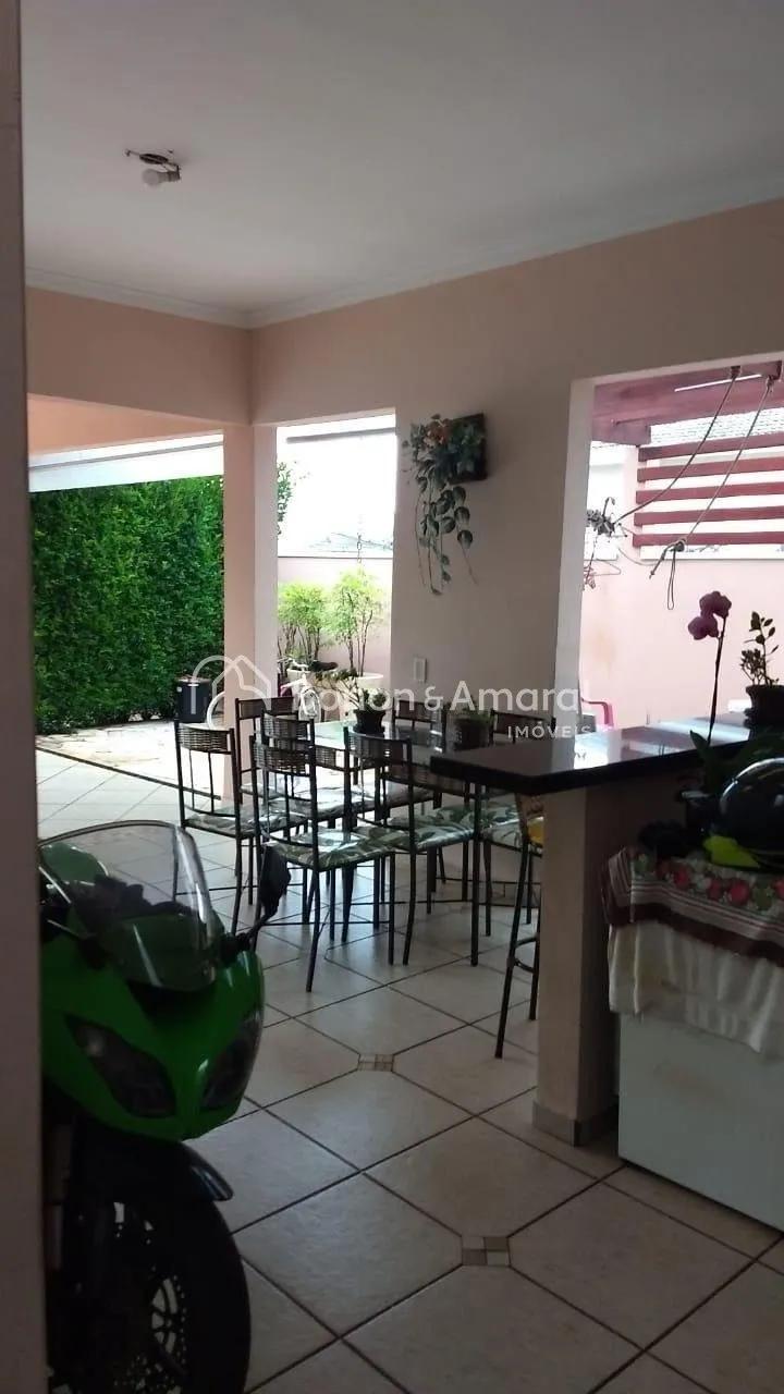 Imagem Casa de Condomínio com 3 Quartos e 5 banheiros à Venda, 220 m² - Valinhos