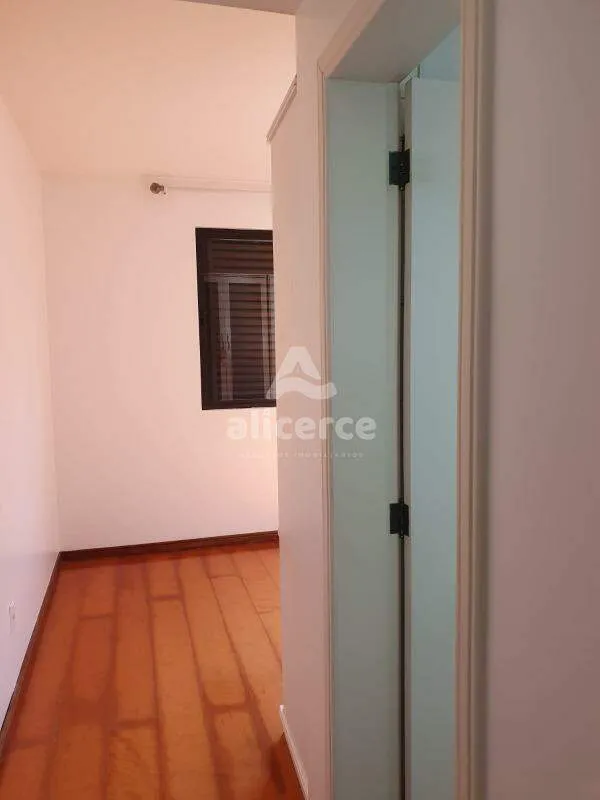 Imagem Apartamento à venda com 2 quartos 1 suíte, 76m² em Centro Florianópolis