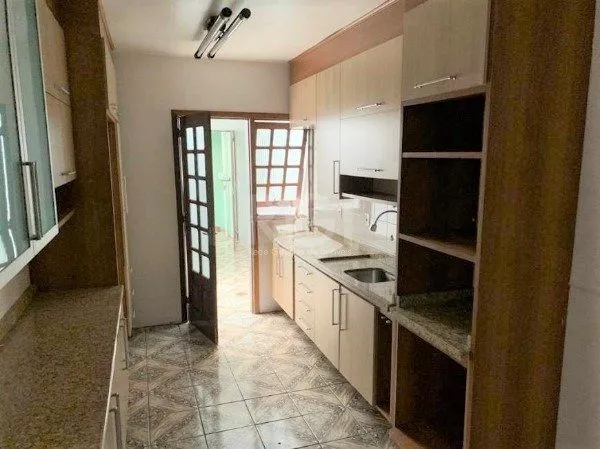 Imagem Casa no bairro Jardim Botânico de 3 dormitórios