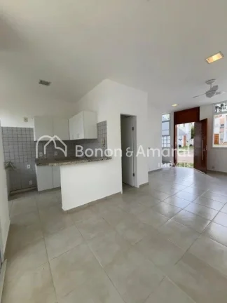 Imagem Casa em condomínio para locação - com 3 quartos sendo uma suíte. O imóvel conta com sala para 2...