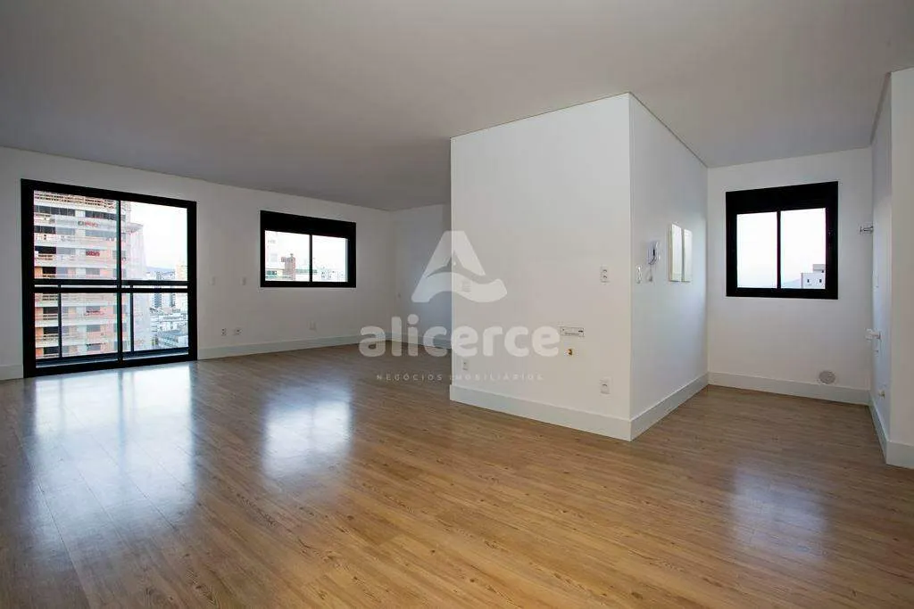 Imagem Apartamento à venda com 2 quartos 1 suíte, 72,05m² em Kobrasol São José