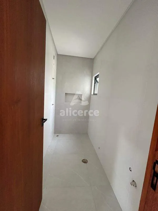 Imagem Sobrado à venda com 2 quartos , 47m² em Bela Vista Palhoça