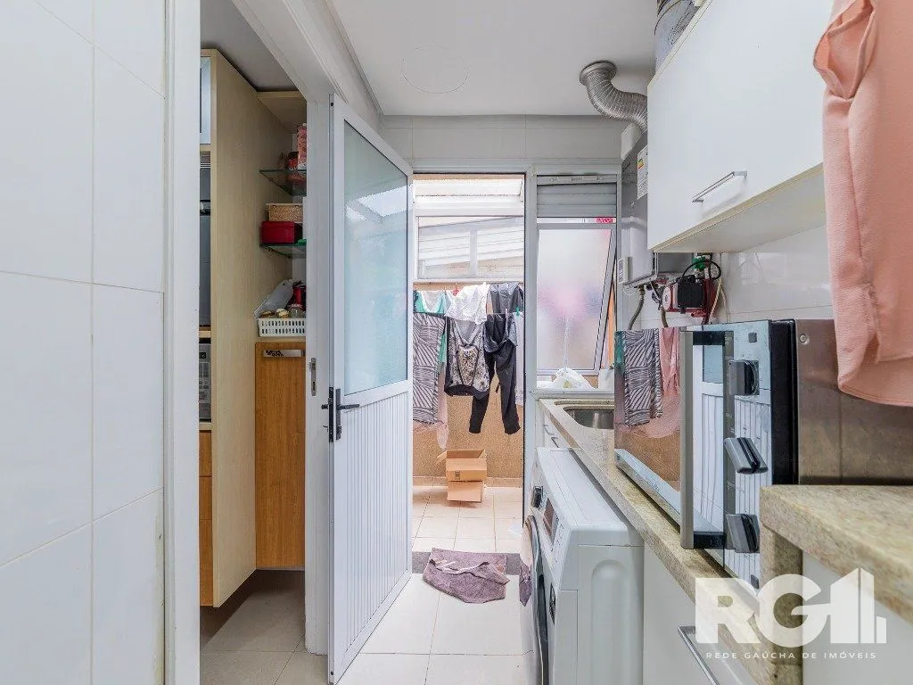 Imagem EXCLUSIVIDADE Belíssima casa de 4 suítes + gabinete no condomínio fechado Terra Mater com vista exuberante para o bosque, próximo da portaria e infraestrutura.