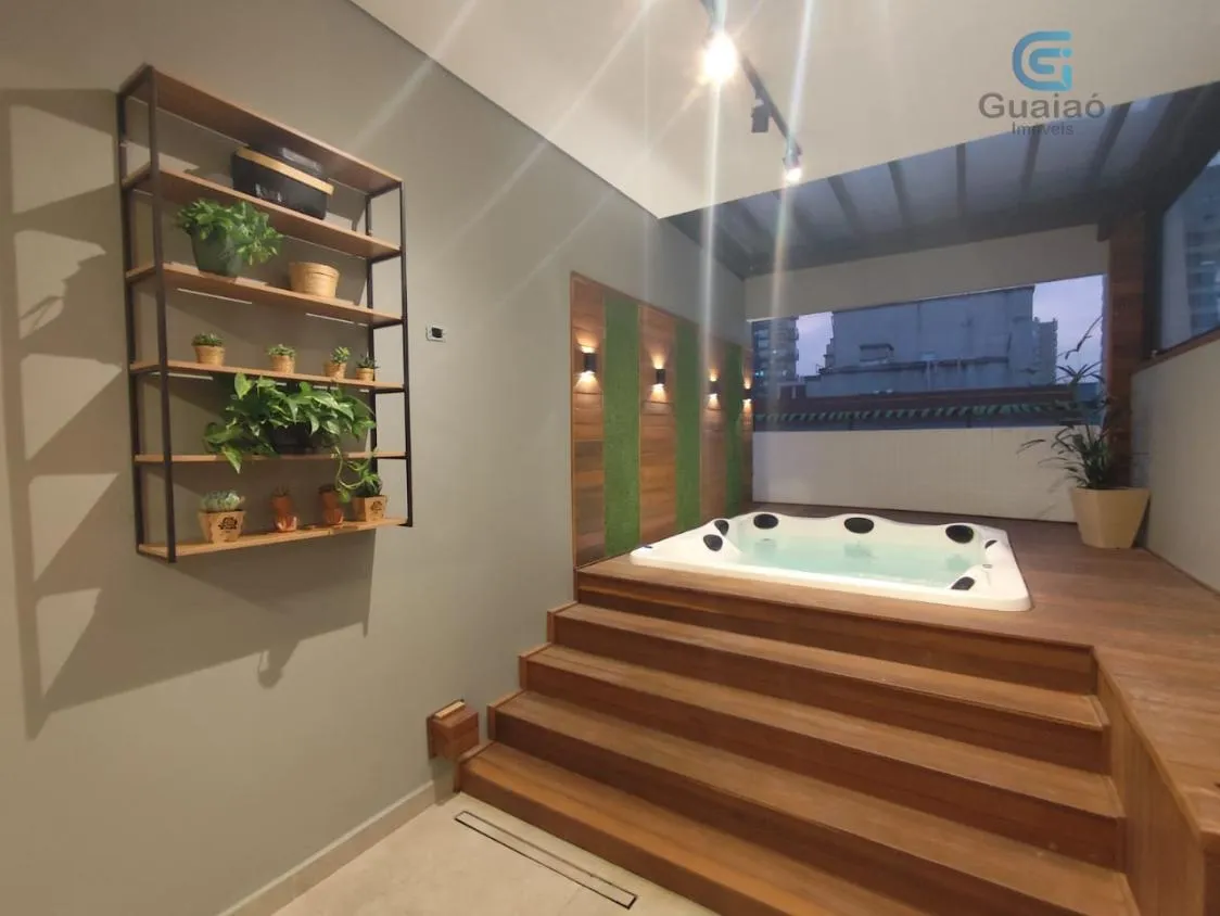 Imagem Vendo Maravilhosa Cobertura Penthouse, 03 Dormitórios com Vista para a praia, 01 suíte, 03 Vagas de Garagem Paralelas, Home Office, Condomínio com Lazer Completo, Pompéia, Santos.
