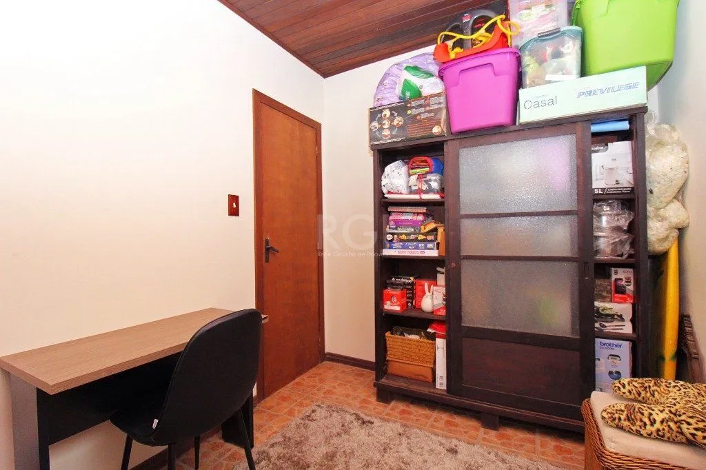 Imagem Casa para Venda - 150m², 4 dormitórios, sendo 1 suites, 3 vagas - Nonoai