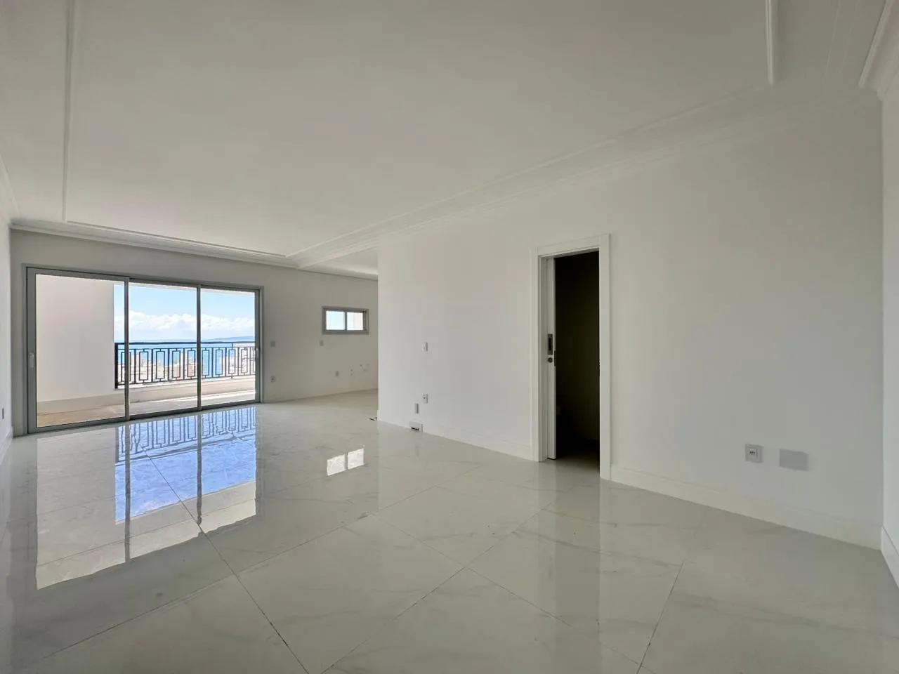 Imagem Apartamento com vista para o mar à venda com 160m2 por R$ 2.850.000,00