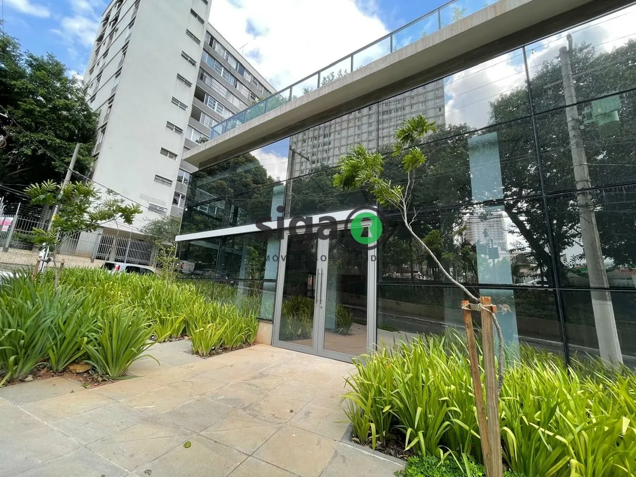 Imagem Loja à Venda no Jardim América, com 200m², 4 vgs e com ótimo inquilino com contrato