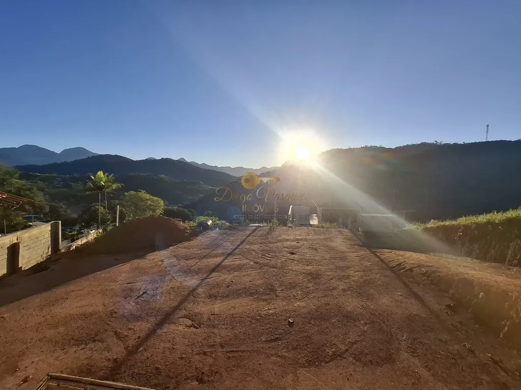 Imagem Terreno em Condomínio para Venda em Teresópolis / RJ no bairro Prata