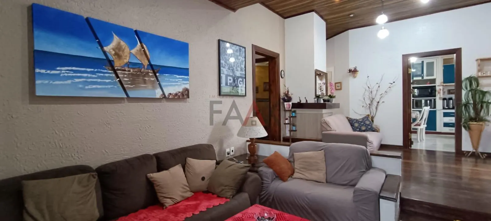 Imagem Triplex para locação no Bonsucesso em Guarapuava com 5 Dormitórios