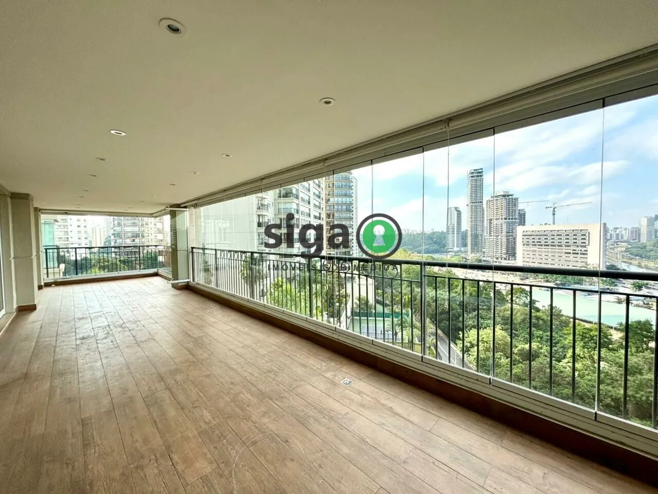 Foto do imóvel Apartamento á Venda no Panamby com 4 suítes e 4 vagas