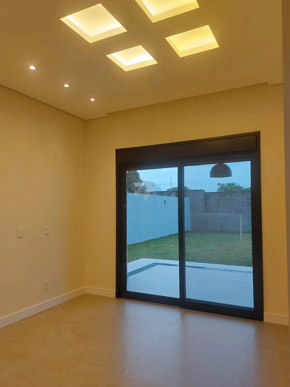 Imagem Sofisticação e Conforto: Sobrado no Residencial Lago Azul
