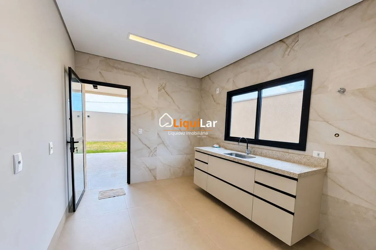 Imagem Casa moderna com varanda gourmet no Reserva Santa Inês - conforto, segurança e alto padrão em condomínio fechado