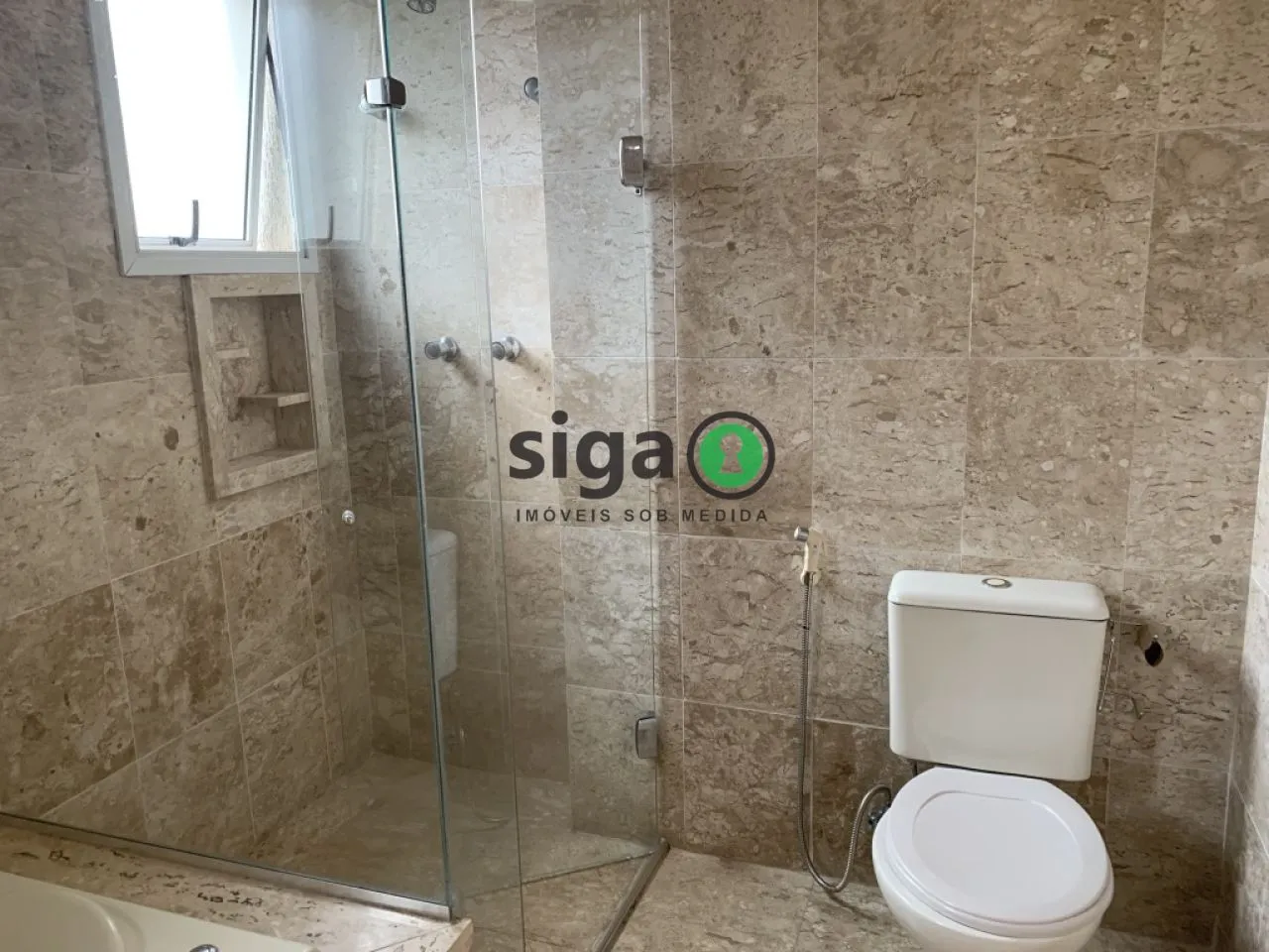 Imagem VENDE na VILA ANDRADE Apartamento com 3 Suítes e três Vagas