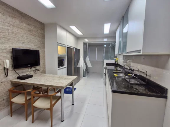 Imagem Apartamento Padrão à venda na Ponta da Praia.