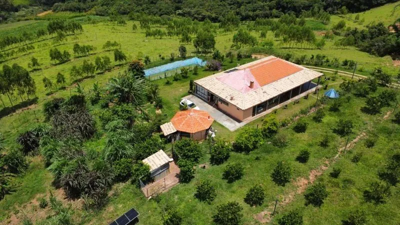 Imagem Vende-se Maravilhoso Sítio em Entre Rios de Minas - com 10 hectares de terra