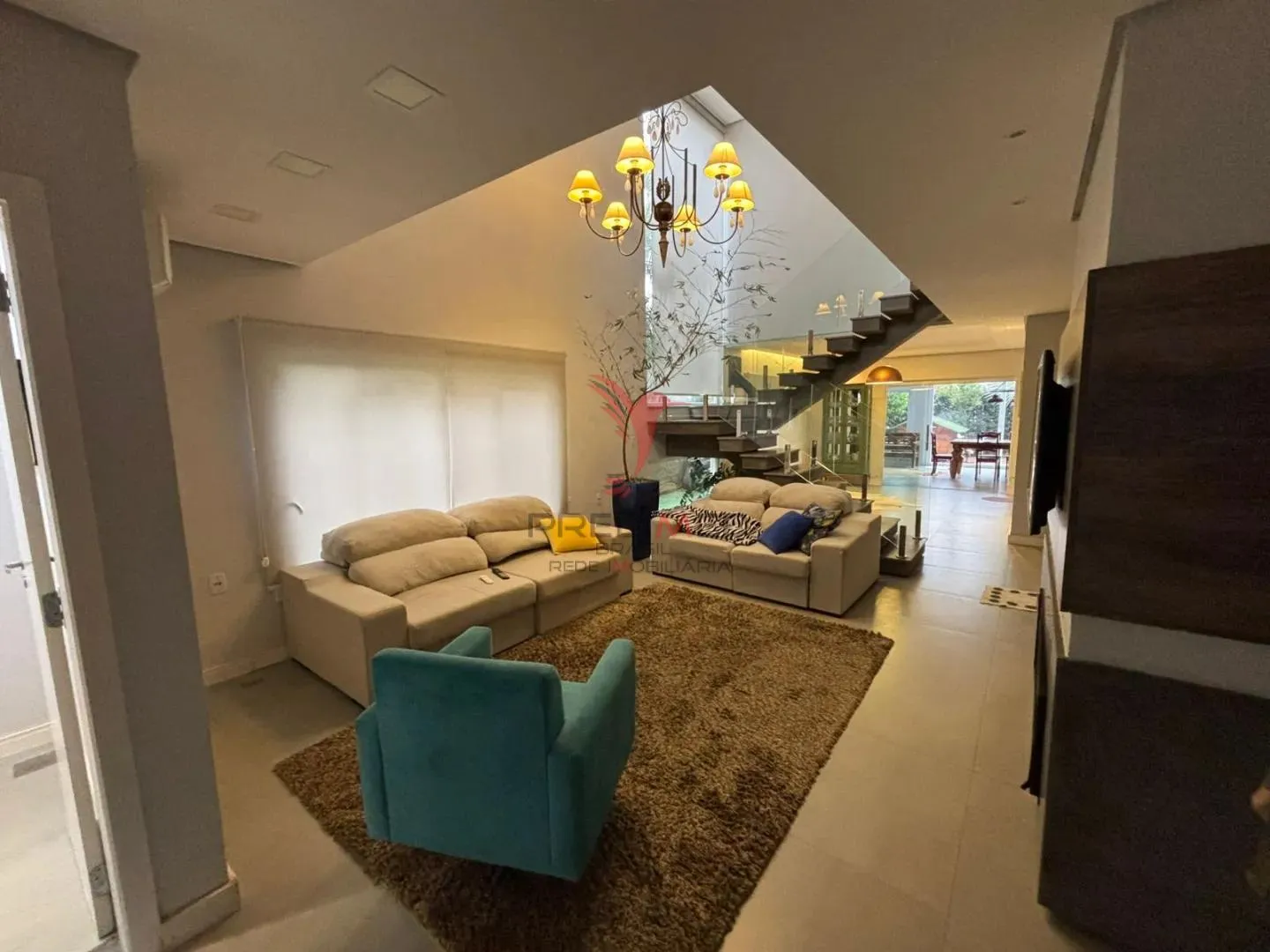 Imagem VIVER COM ELEGÂNCIA: CASA DE ALTO PADRÃO NO VEREDAS ALTOS DO LARANJAL