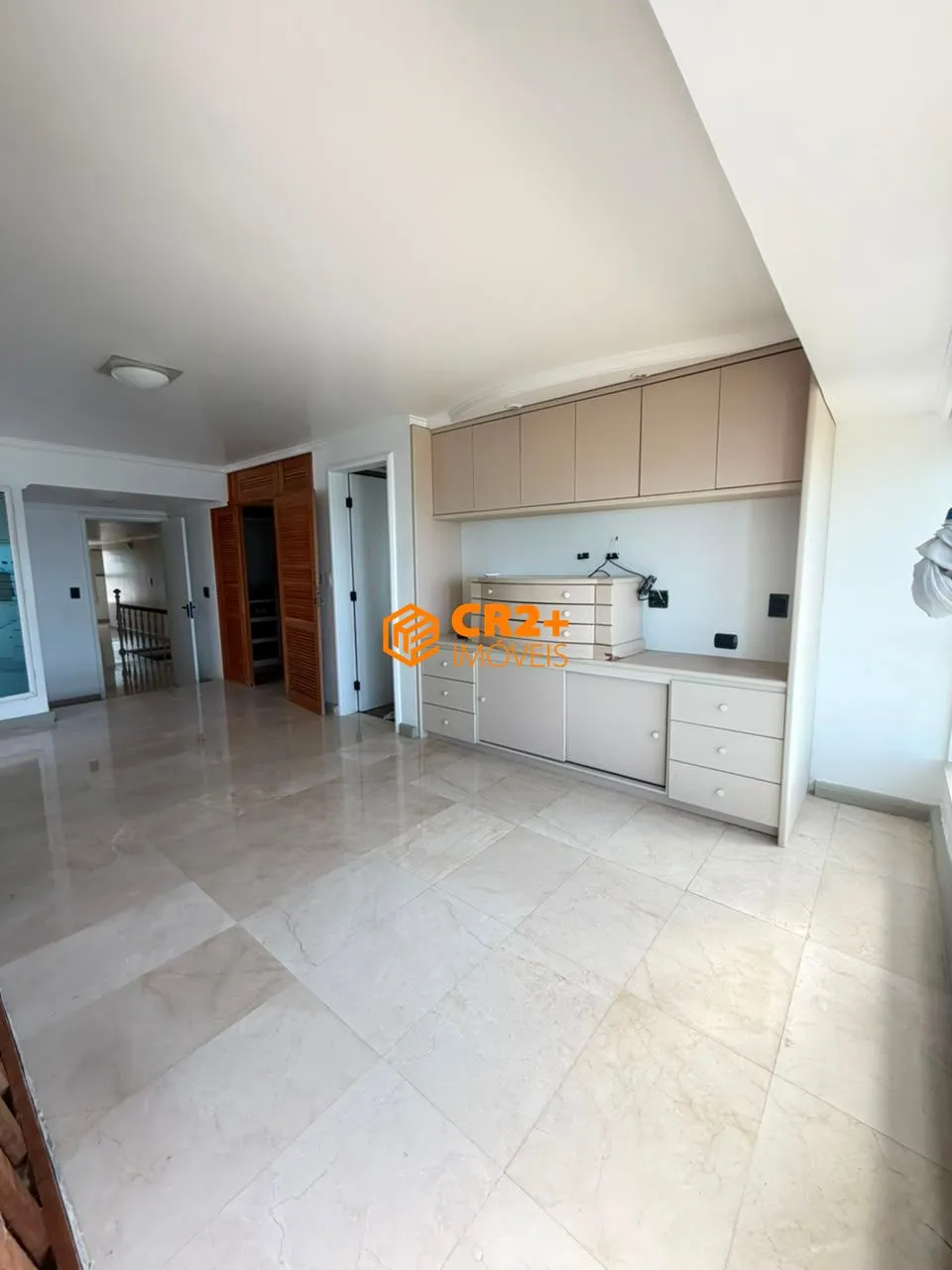 Imagem Vendo excelente cobertura em candeias, com 5 quartos, 3 vagas de garagem, condom