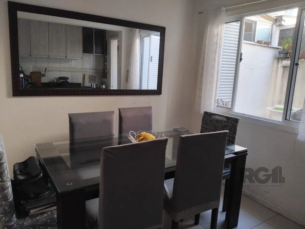 Imagem Casa em condomínio no Sarandi de 2d vaga e infra