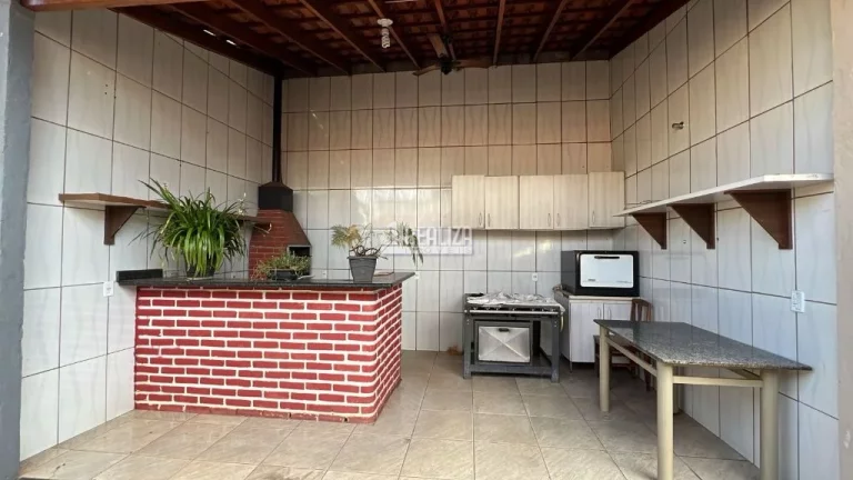 Imagem Casa à venda no bairro Jardim América, Uberaba - 4 dormitórios, área de lazer e churrasqueira!
